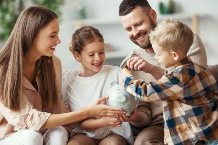 parents managing family finances