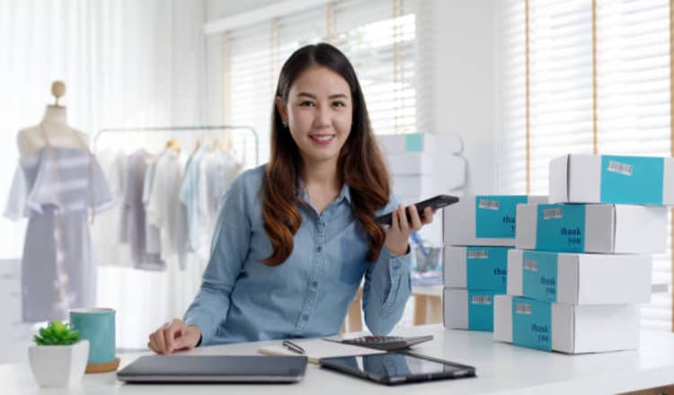 woman-e-commerce-business